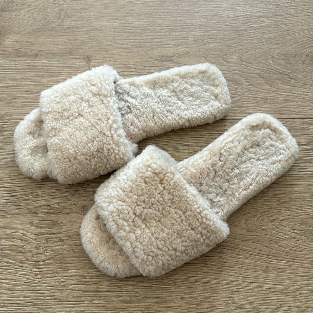 RAYE shearling sandals